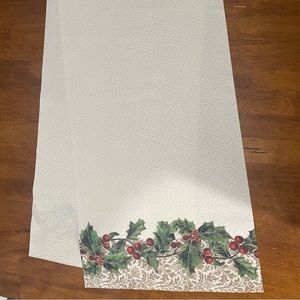 Heritage Lace brand Holiday Table Runner Vintage Holly